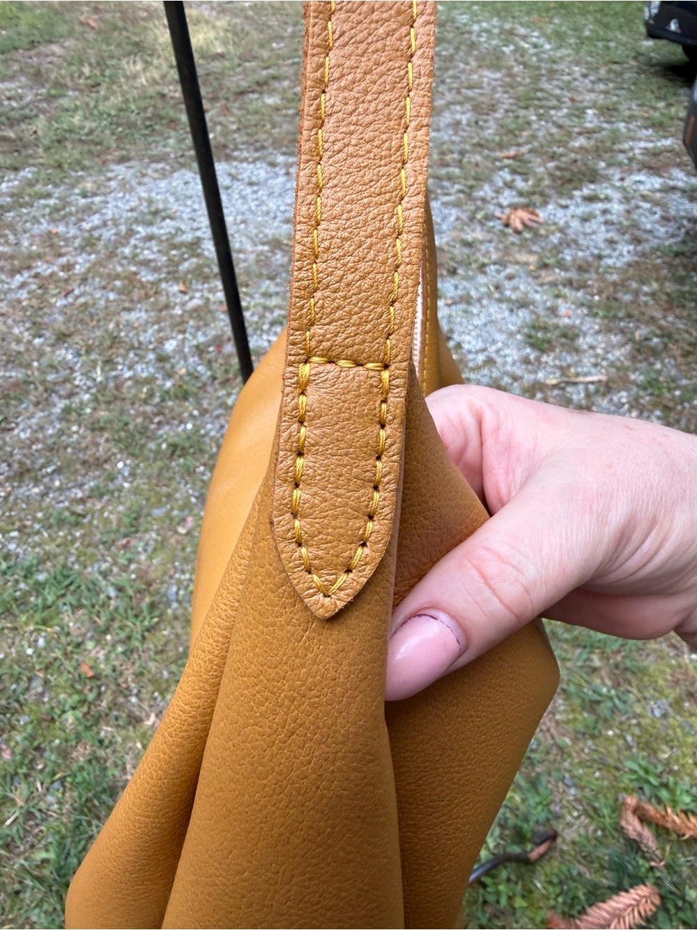 Portland Leather Aspen Shoulder bag - Picture 2 of 10